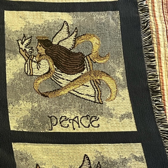 Gorgeous 100% Cotton Angel Paned Blanket - Picture 6 of 16